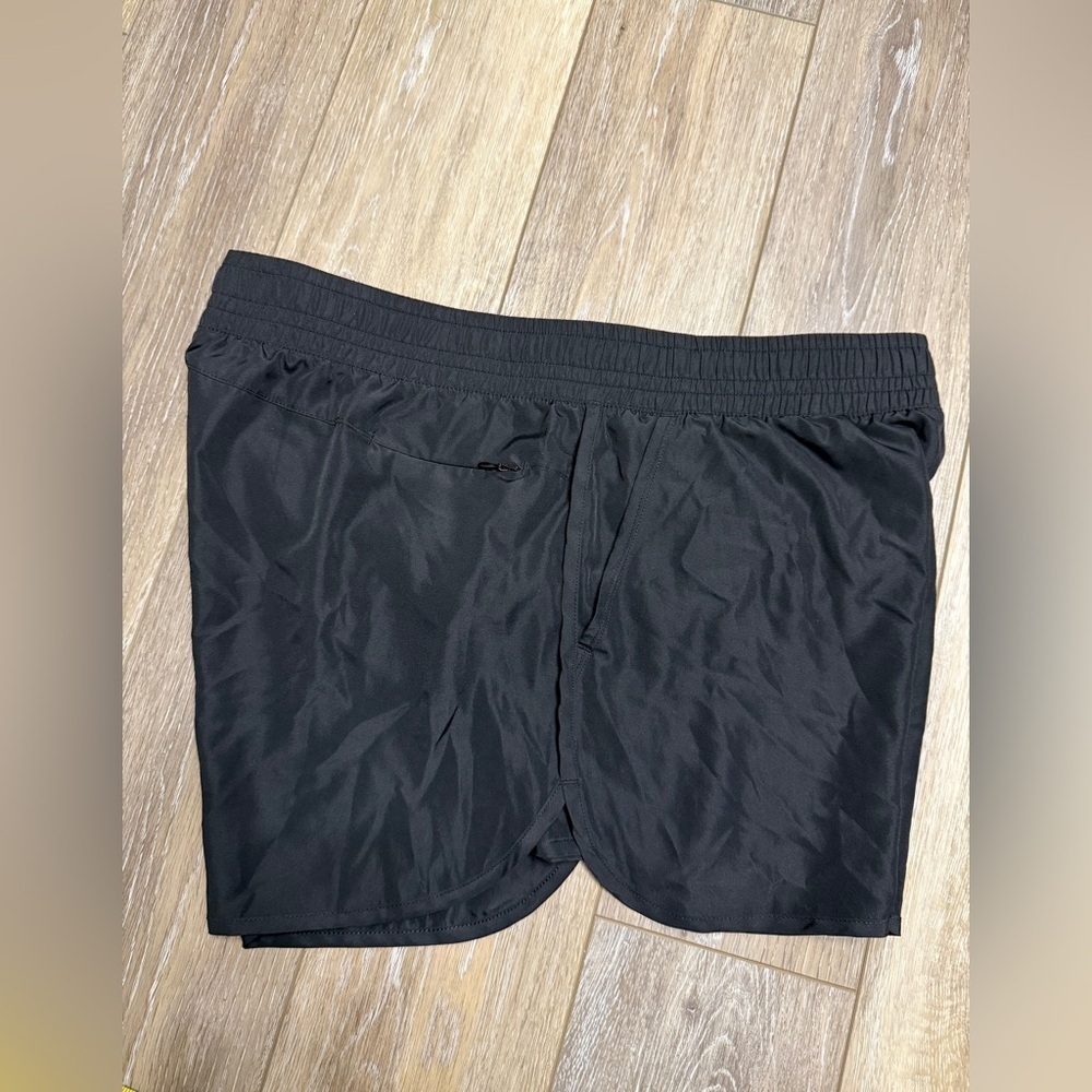 Logo Athletic Women's Black Performance Shorts